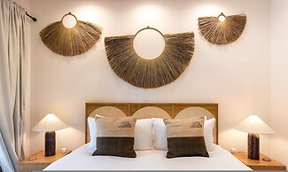 LUX - Historic Tennis Club Enclave - King Beds