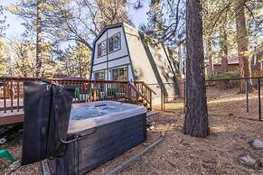 Blissful Mountain Cabin hot tub Fire pit More