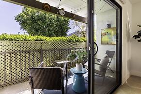 Cozy Condo w Heated Pool 1 Hr to Joshua Tree NP