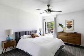 Cozy Condo w Heated Pool 1 Hr to Joshua Tree NP