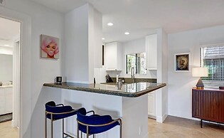 Cozy Condo w Heated Pool 1 Hr to Joshua Tree NP