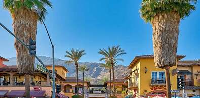 Cozy Condo w Heated Pool 1 Hr to Joshua Tree NP