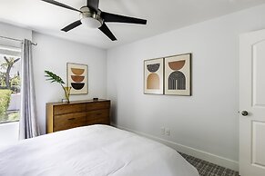 Cozy Condo w Heated Pool 1 Hr to Joshua Tree NP