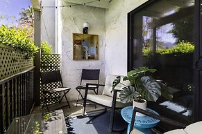 Cozy Condo w Heated Pool 1 Hr to Joshua Tree NP