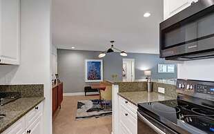 Cozy Condo w Heated Pool 1 Hr to Joshua Tree NP