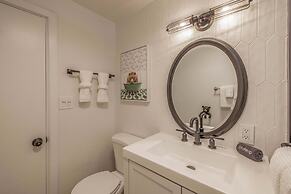 Quail Drive 2 Bdrm 1 Bath Modern Cabin Hot Tub