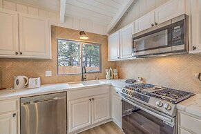 Quail Drive 2 Bdrm 1 Bath Modern Cabin Hot Tub