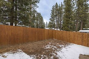 Quail Drive 2 Bdrm 1 Bath Modern Cabin Hot Tub