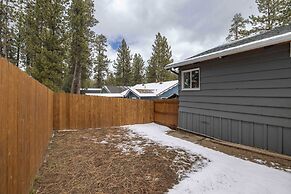 Quail Drive 2 Bdrm 1 Bath Modern Cabin Hot Tub