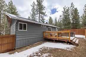 Quail Drive 2 Bdrm 1 Bath Modern Cabin Hot Tub