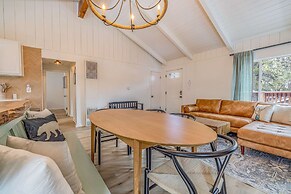 Quail Drive 2 Bdrm 1 Bath Modern Cabin Hot Tub