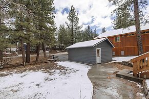 Quail Drive 2 Bdrm 1 Bath Modern Cabin Hot Tub