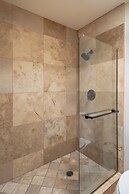 Relax at the 3BR Tranquil Oasis in Palm Springs