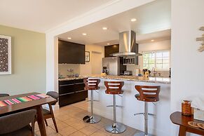 Relax at the 3BR Tranquil Oasis in Palm Springs