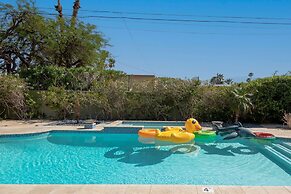 Relax at the 3BR Tranquil Oasis in Palm Springs