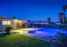 Relax at the 3BR Tranquil Oasis in Palm Springs
