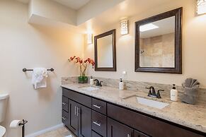 Relax at the 3BR Tranquil Oasis in Palm Springs