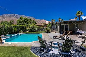 Relax at the 3BR Tranquil Oasis in Palm Springs