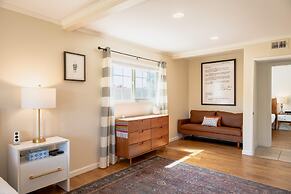 Relax at the 3BR Tranquil Oasis in Palm Springs