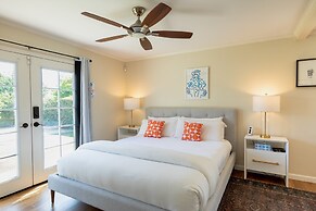 Relax at the 3BR Tranquil Oasis in Palm Springs