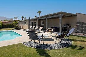 Relax at the 3BR Tranquil Oasis in Palm Springs
