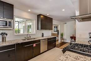 Relax at the 3BR Tranquil Oasis in Palm Springs