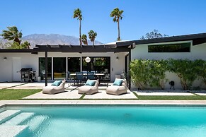 Lux Desert Retreat 4BR Pool Spa Stunning Views