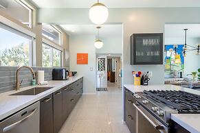 Lux Desert Retreat 4BR Pool Spa Stunning Views