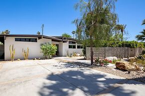 Lux Desert Retreat 4BR Pool Spa Stunning Views