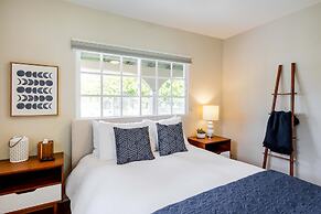 Movie Colony Oasis - Peaceful Walk to Downtown