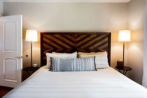 Movie Colony Oasis - Peaceful Walk to Downtown