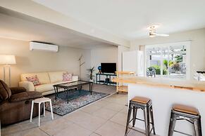 Movie Colony Oasis - Peaceful Walk to Downtown