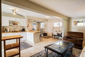 Movie Colony Oasis - Peaceful Walk to Downtown