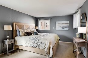 Movie Colony Oasis - Peaceful Walk to Downtown