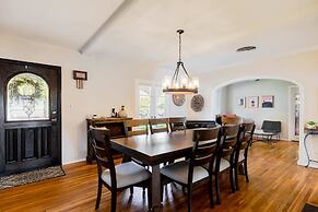 Movie Colony Oasis - Peaceful Walk to Downtown