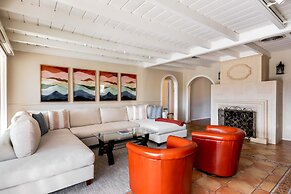 Movie Colony Oasis - Peaceful Walk to Downtown