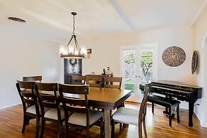 Movie Colony Oasis - Peaceful Walk to Downtown