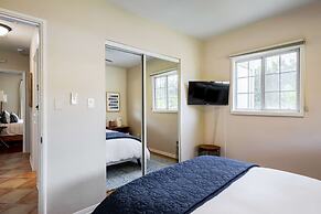 Movie Colony Oasis - Peaceful Walk to Downtown