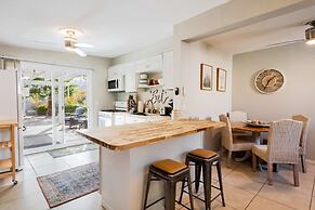 Movie Colony Oasis - Peaceful Walk to Downtown