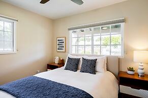 Movie Colony Oasis - Peaceful Walk to Downtown