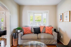 Movie Colony Oasis - Peaceful Walk to Downtown