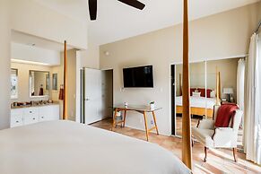 Movie Colony Oasis - Peaceful Walk to Downtown