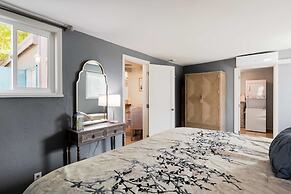 Movie Colony Oasis - Peaceful Walk to Downtown