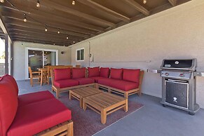 Modern Home w Private Pool Spa Pets Welcome