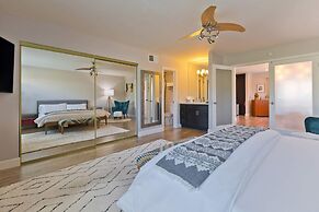 Modern Home w Private Pool Spa Pets Welcome