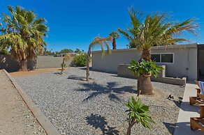 Modern Home w Private Pool Spa Pets Welcome