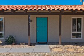 Modern Home w Private Pool Spa Pets Welcome