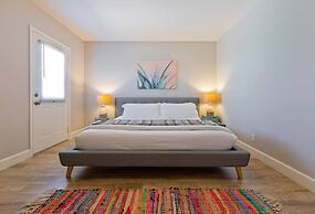 Modern Home w Private Pool Spa Pets Welcome