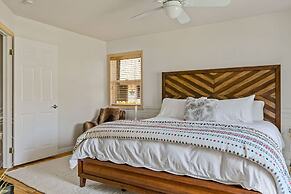 Luxurious Mountain Retreat w Hot Tub Fireplace