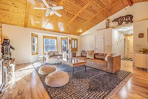 Luxurious Mountain Retreat w Hot Tub Fireplace